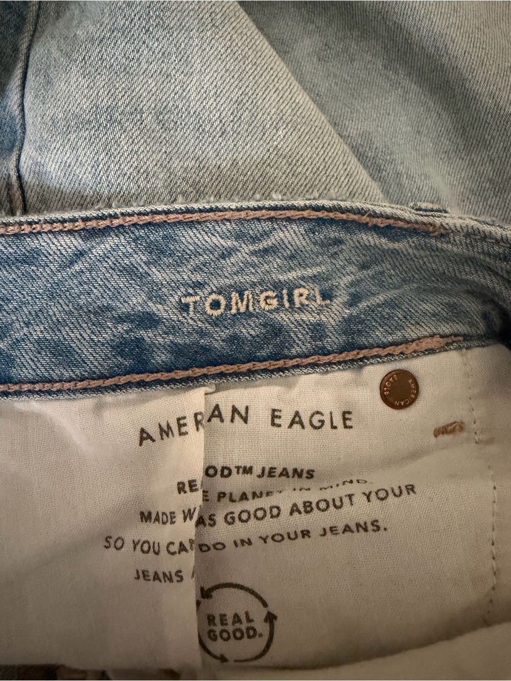 American Eagle Outfitters Light Blue Distressed High-Rise tomgirl fit Jeans 2 - Picture 4 of 5